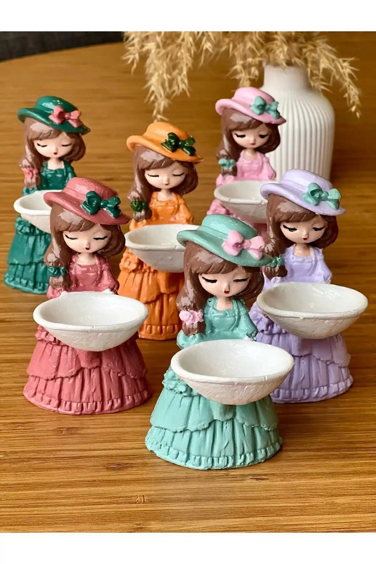 Enkokos Şapkalı Kız Kahve Yanı Sunumluk Seti ile Şık Tatlı İkramları