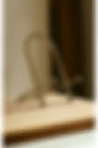 HOME DEKORİSTA Gold Metal Teşhir Standı ile Modern Dekorasyonun Kapılarını Açın