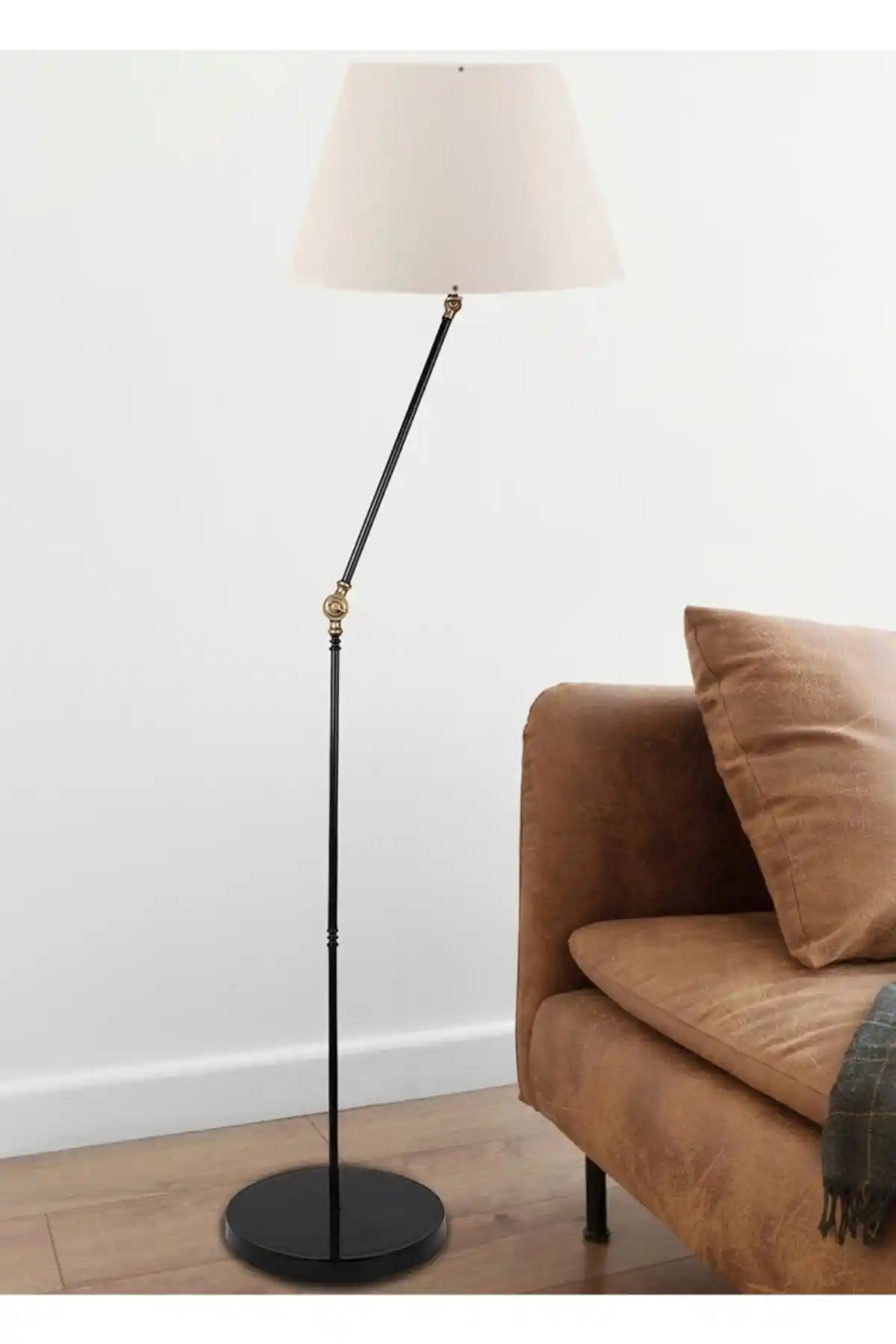 HOMİNG Kumaş Başlıklı Hareketli Gövdeli Lambader Ayd-2429: Modern ve Fonksiyonel Aydınlatma Çözümü