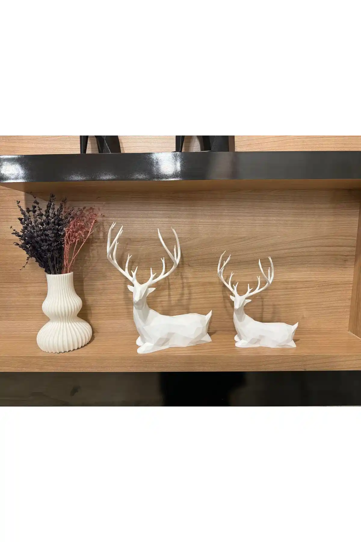 Modern Minimalist Şıklığı: 3desenBEYAZ GEYİK BİBLO 2'li ile Evinizi Süsleyin