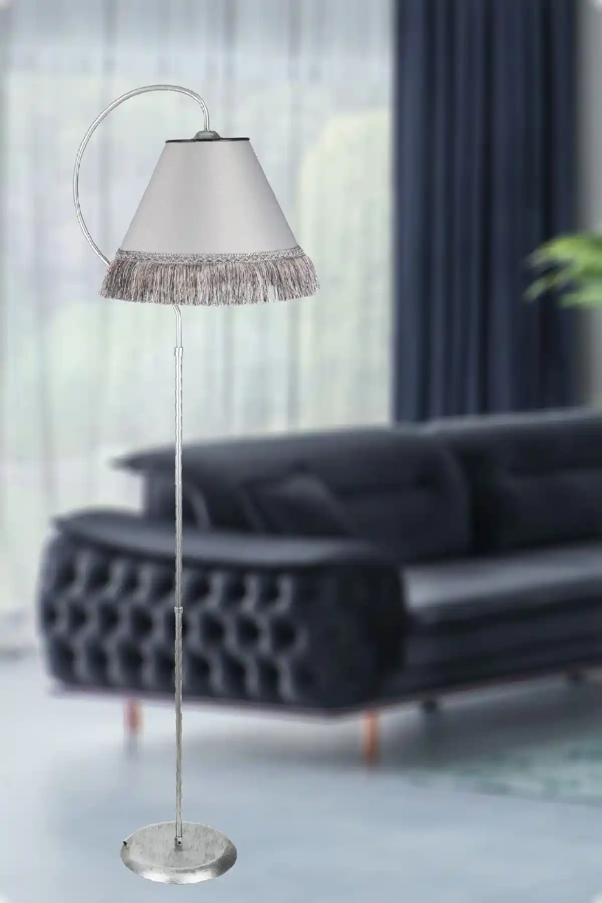 Venon Çise Elips Siyah Gümüş Patine Lambader: Modern Tasarım ve Kullanım Özellikleri