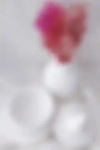 Byarzudizman Beyaz Vazo Oval Sunumluk ve Kapaklı Kutu Seti ve Özellikleri