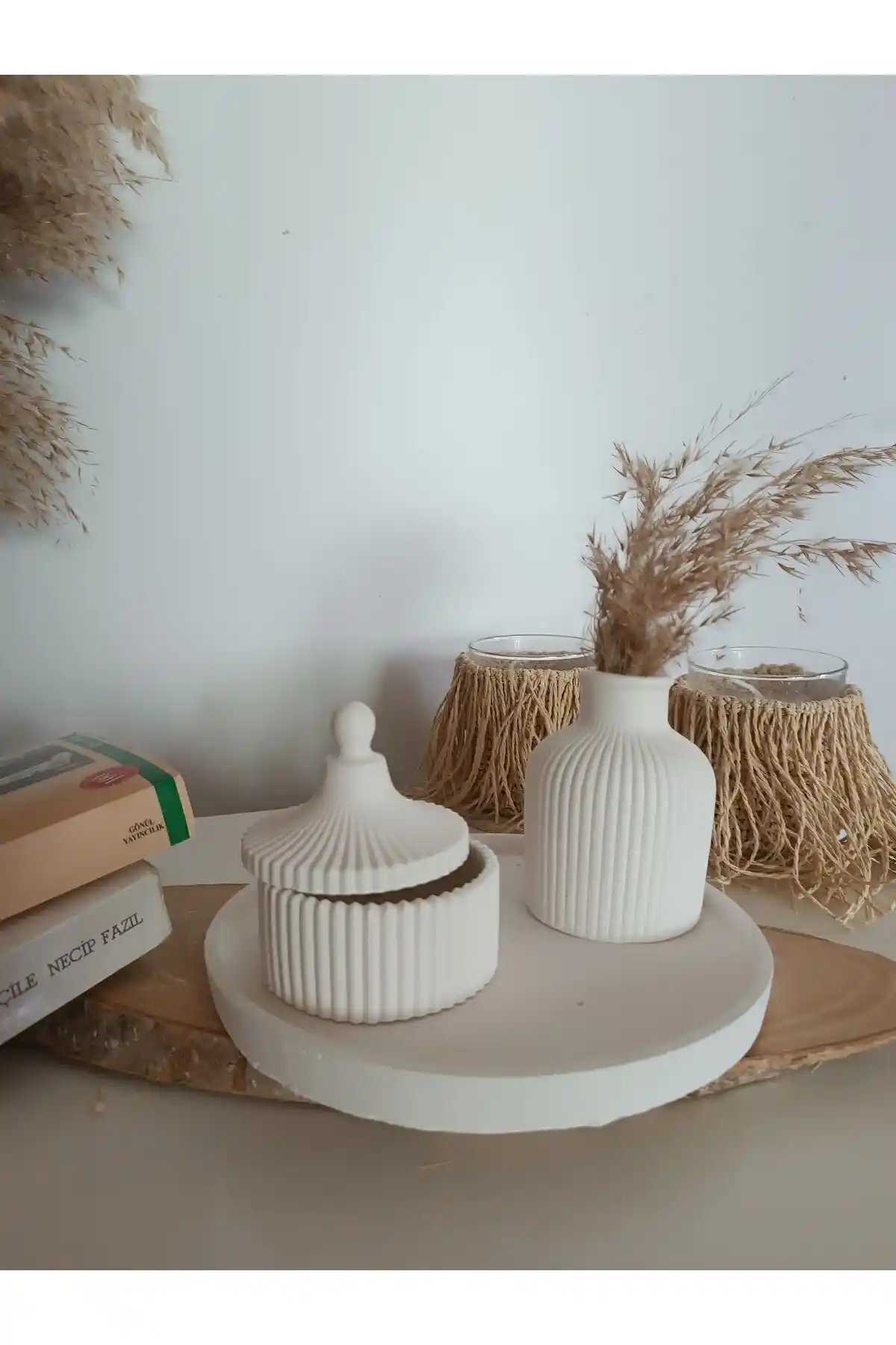 Genel Markalar Mini Beyaz Vazo ve Dekorasyon Seti: Modern ve Estetik Çözümler