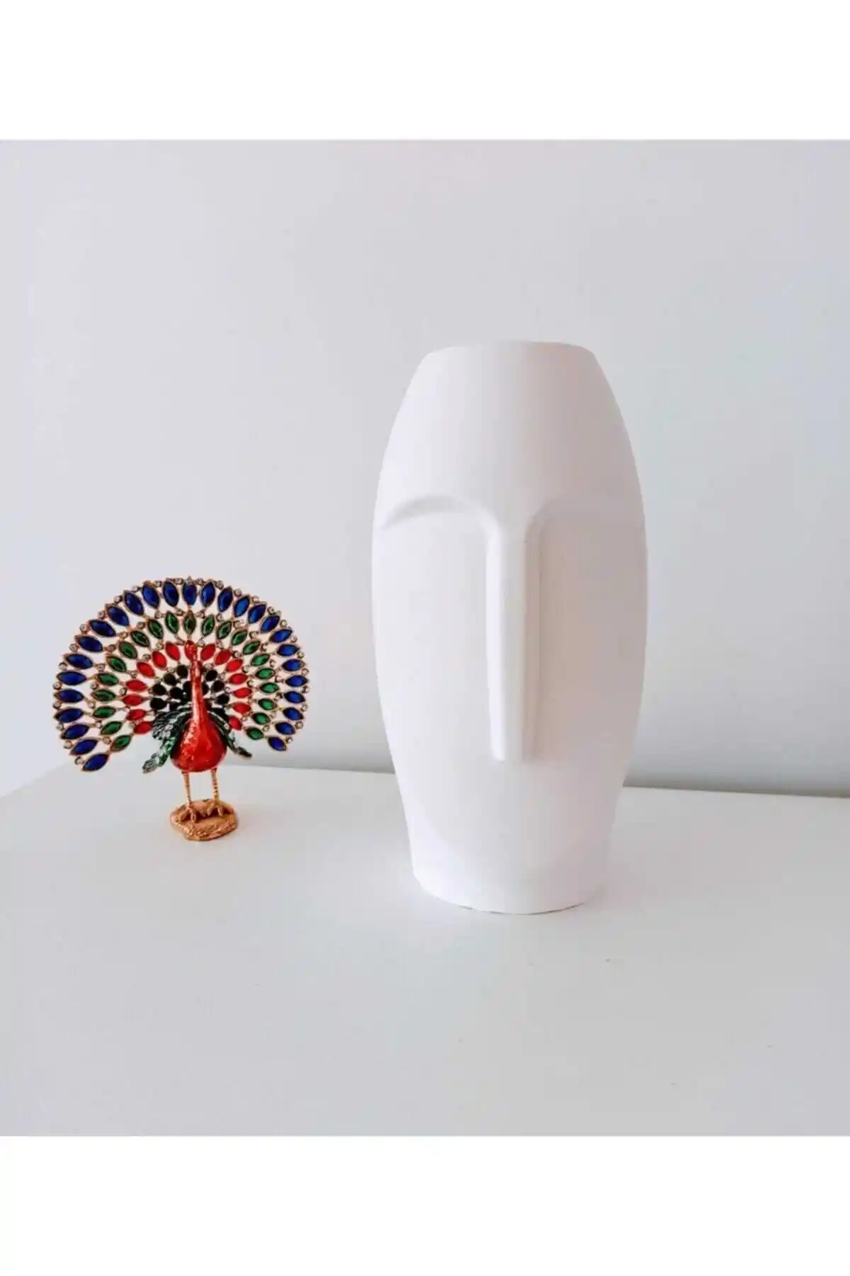 Aylin Home Dekoratif Uzun Yüz Vazoları: Şıklık ve Dayanıklılık