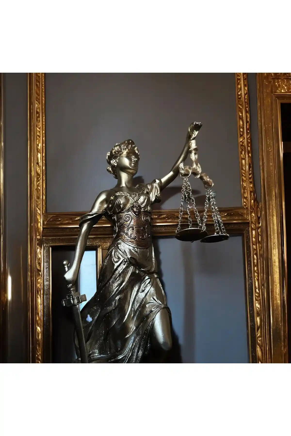 CAVAŞ Adalet Heykeli: Modern Tasarımla Estetiğin Buluştuğu Nokta