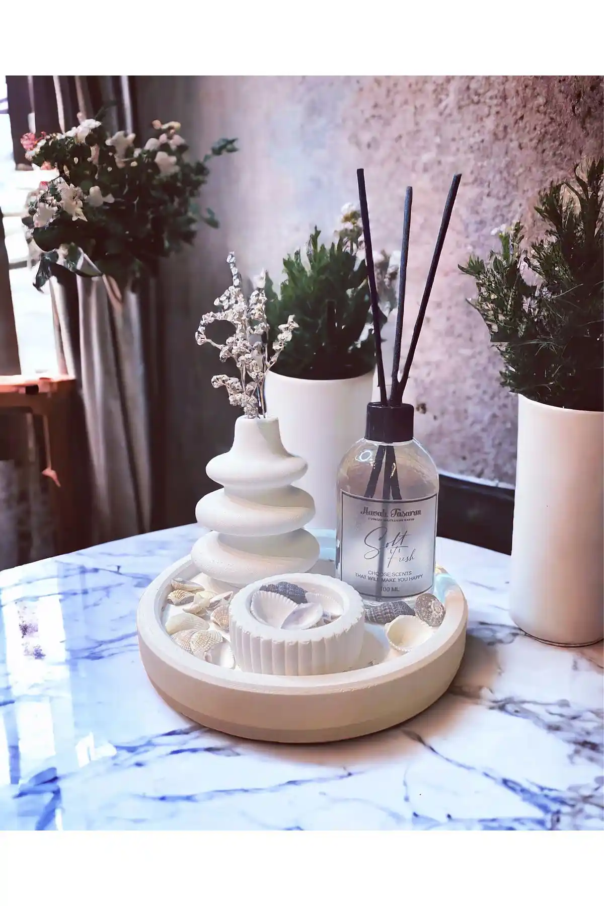 Havalı Tasarım Beyaz Renk Özel Tasarım Oda Kokulu ve Vazolu Aksesuar Seti