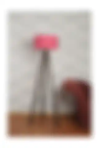 Homedit 3 Ayaklı Tripod Lambader Abajur ile Modern ve Şık Aydınlatma