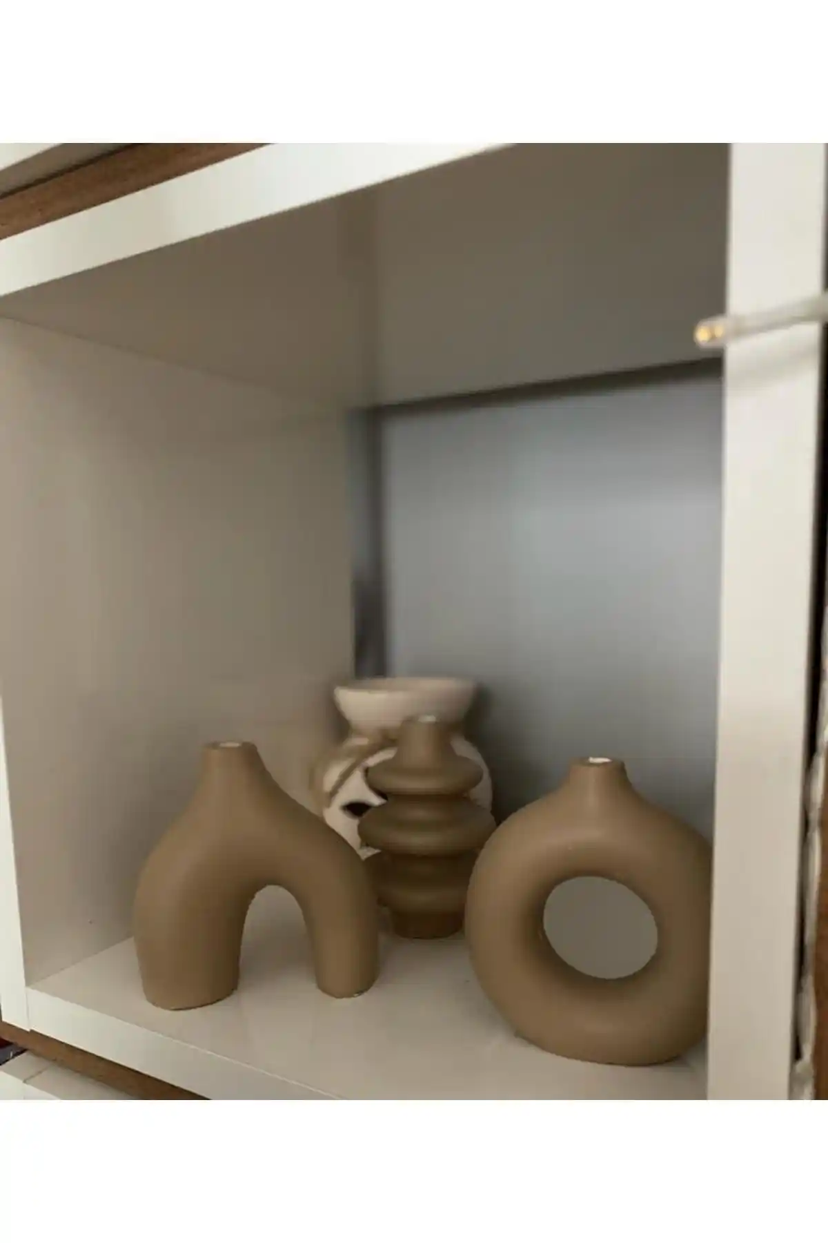 Minimalist Vazo Seti: Estetik ve Dayanıklılık ile Modern Dekorasyonun Anahtarı