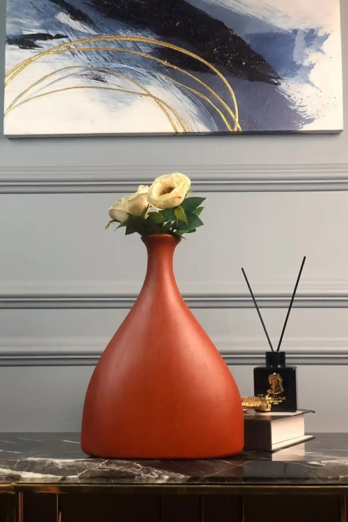 AstreHome Asimetrik Seramik Vazo: Modern ve Minimalist Bir Dokunuş