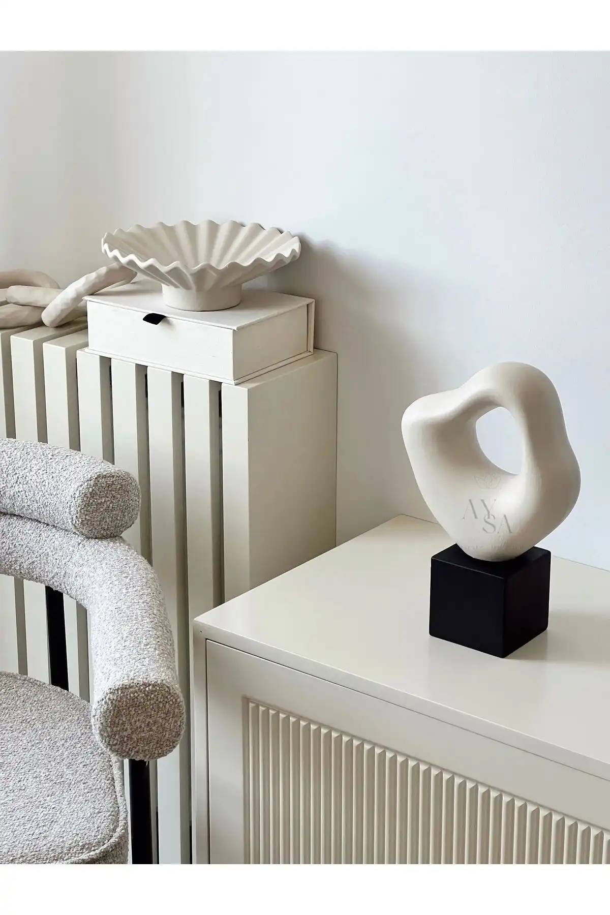 Aysa Home Decor’un Büyük Asimetrik Heykelcik Vazosu ile Modern Dekorasyonuzu Tamamlayın