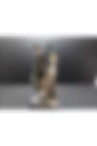 DECOKadın Gümüş Eskitme Biblo ile Modern Ev Dekorasyonunu Tamamlayın