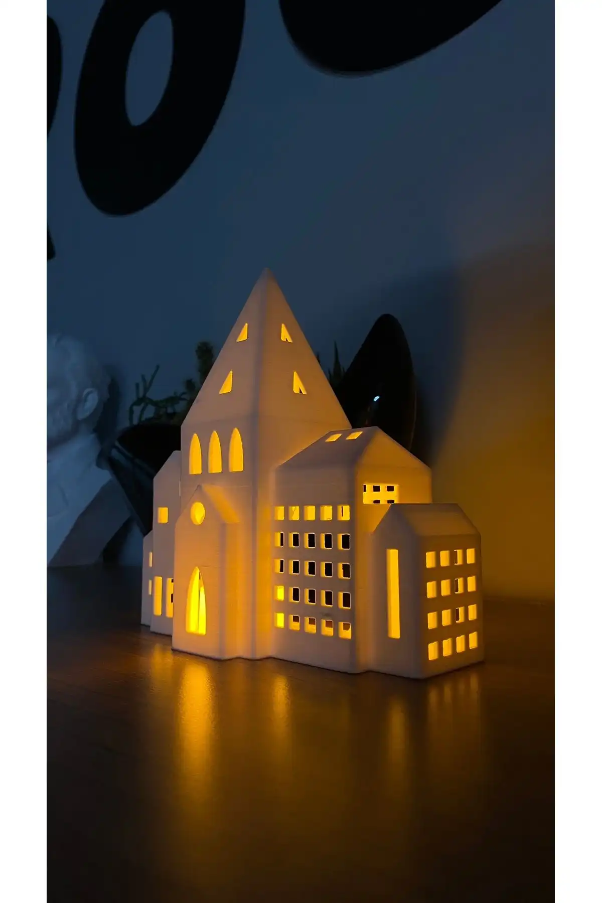 Huni Dekoratif Tealight Mumluk ile Modern Ev Dekorasyonuna Sıcak Bir Dokunuş