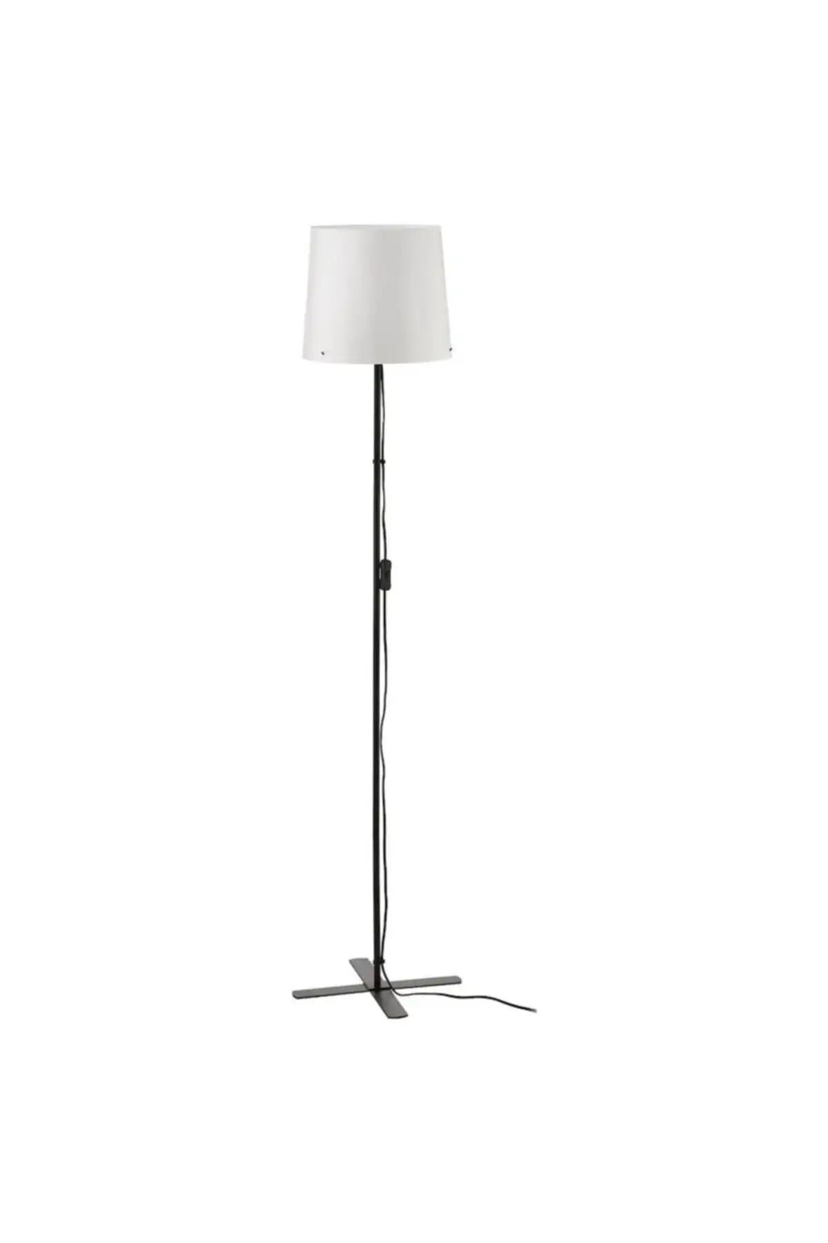 IKEA Barlast 150 Cm Lambader: Estetik ve Fonksiyonel Aydınlatmanın Anahtarı