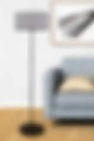 Leola Design Metal Klasik Tek Ayaklı Lambader: Estetik ve Fonksiyonellik