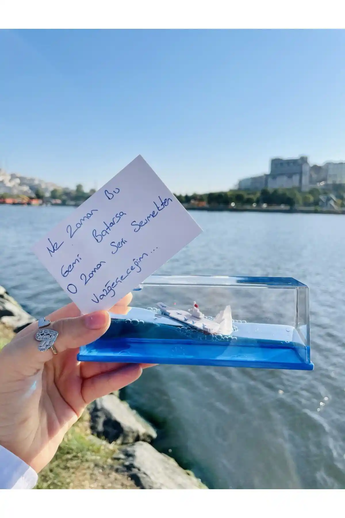 MUREYY AKSESUAR Batmayan Gemi: Modern ve Fonksiyonel Bir Dekoratif Obje