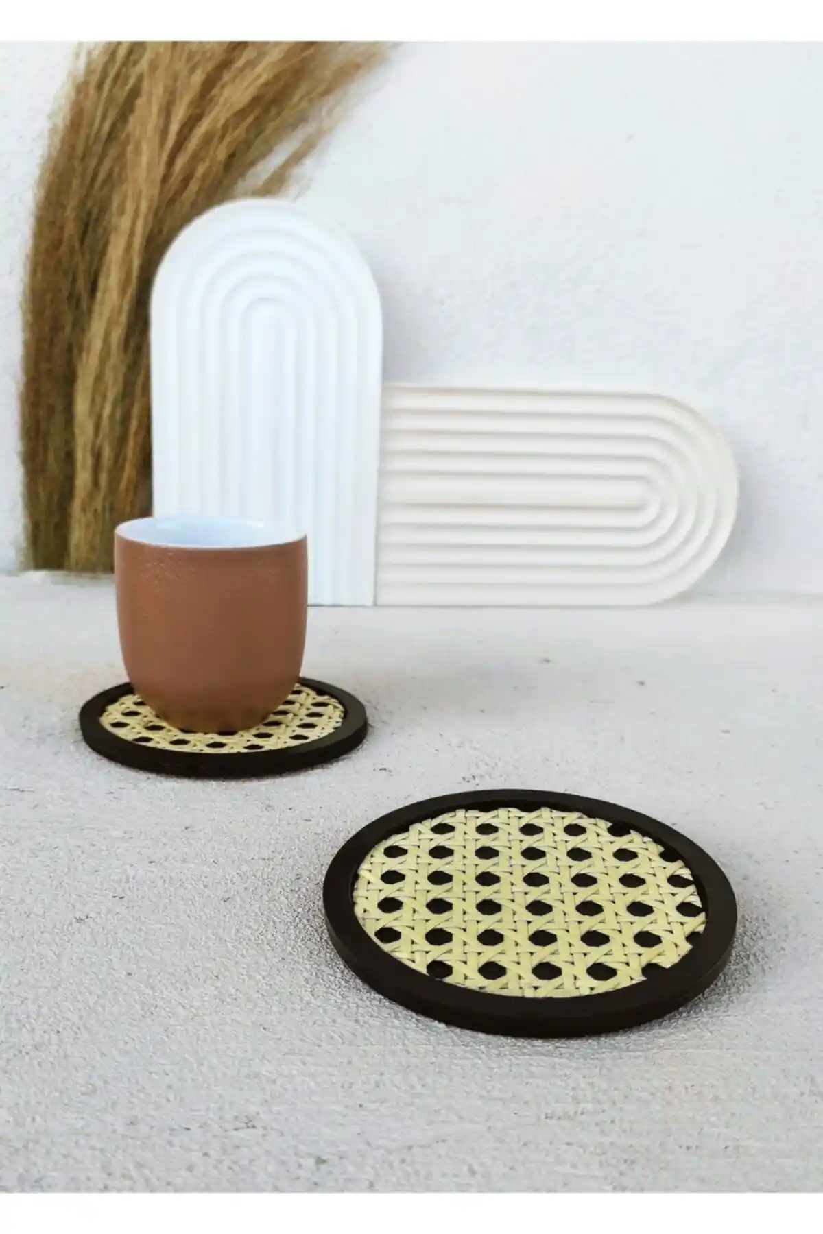 Rattan Special El Yapımı Hazeran Siyah Bardak Altlığı ile Modern Tasarım