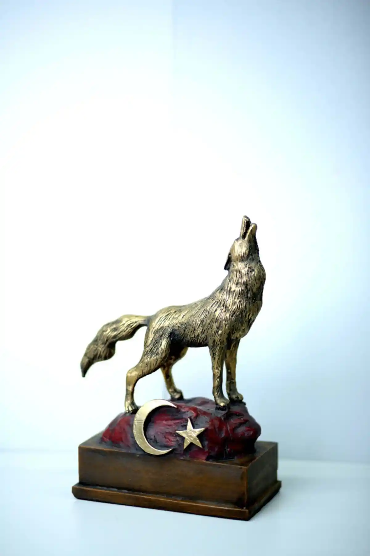 Hediyenibuldun Gümüş Kurt Biblosu ile Zarif ve Modern Dekorasyon Fırsatı