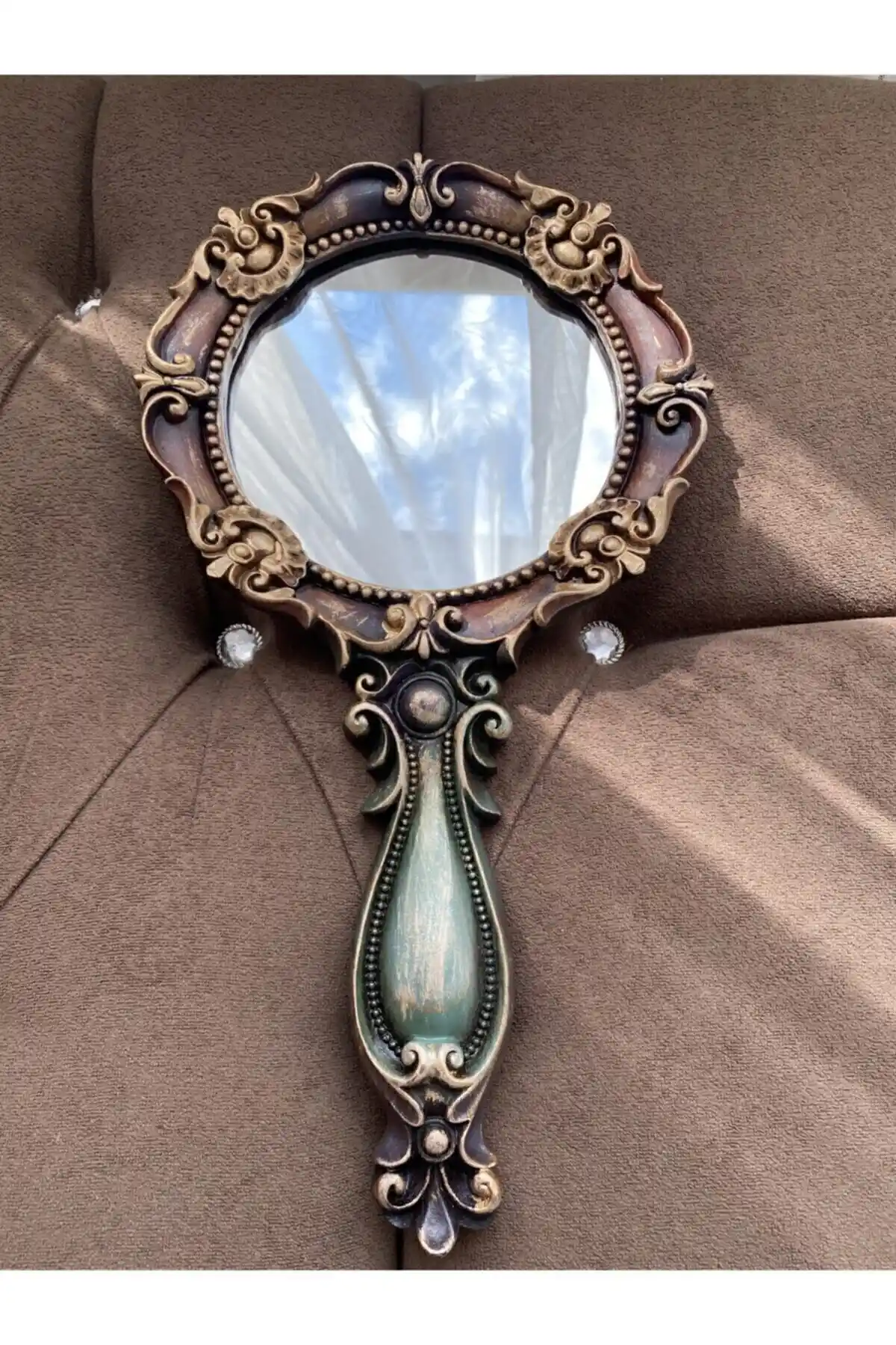 Estetik ve Fonksiyonelliği ile Öne Çıkan Tuğbahome El Aynası