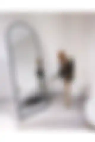 Ersan Dizayn Siyah Oval Ayaklı Boy Aynası ile Modern Mekanlarınıza Şıklık Katın