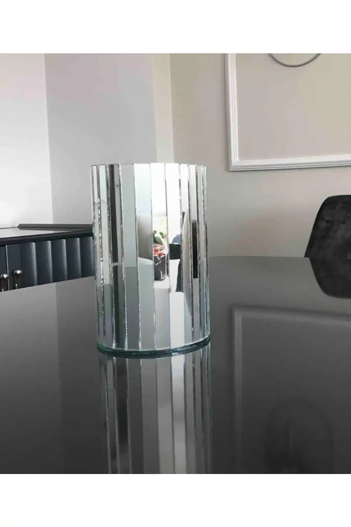 BeQ Home 20cm Aynalı Yuvarlak Kuru Çiçek Vazosu: Estetik ve Fonksiyonelliğin Buluşması