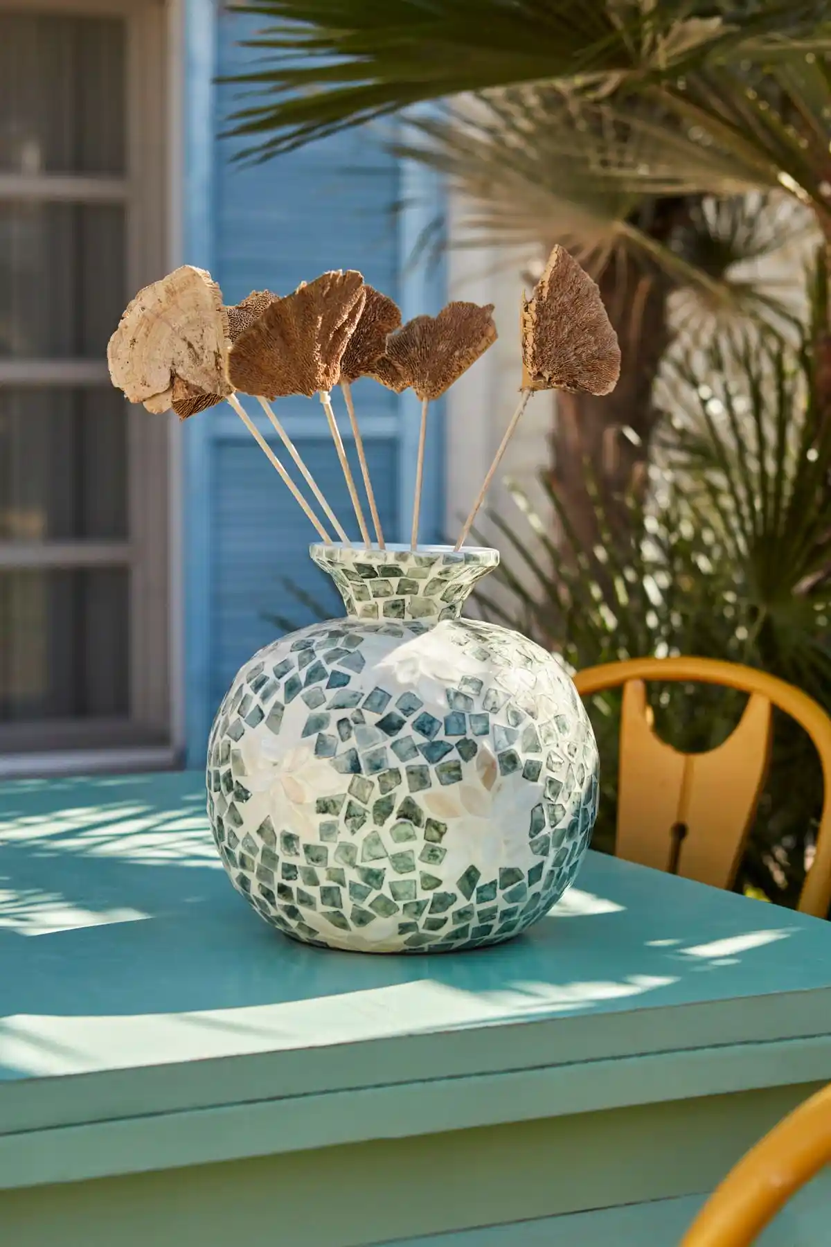 Karaca Home Katie Vazo: Şıklık ve Fonksiyonelliği Bir Araya Getiren Dekoratif Parça