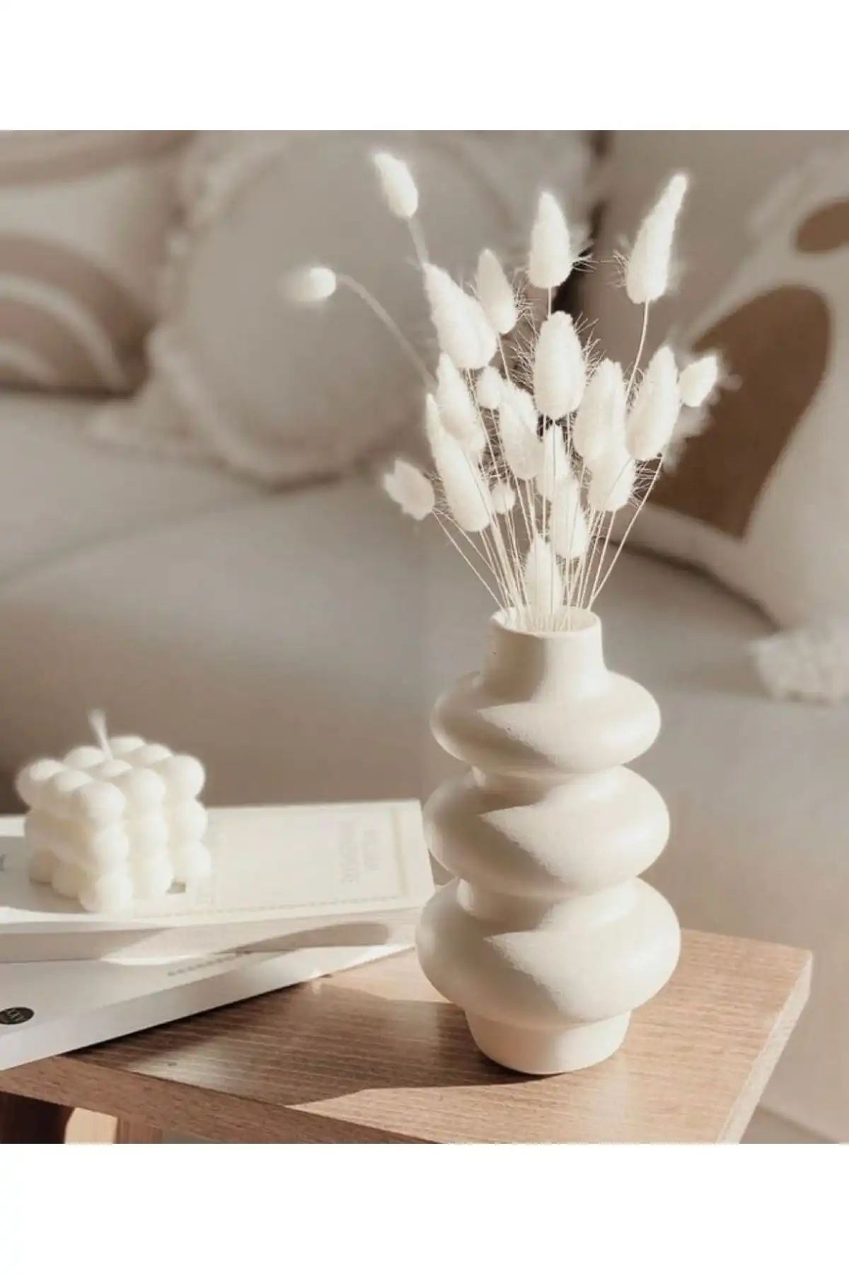 Modern ve Minimalist Thiramis İskandinav Beyaz Geometrik Vazo ile Dekorasyon