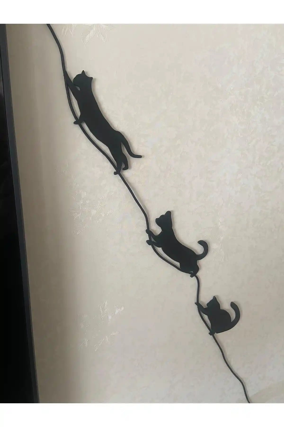 SEZBİL Kablo Düzenleyici: Estetik ve Fonksiyonel Kablo Çözümü