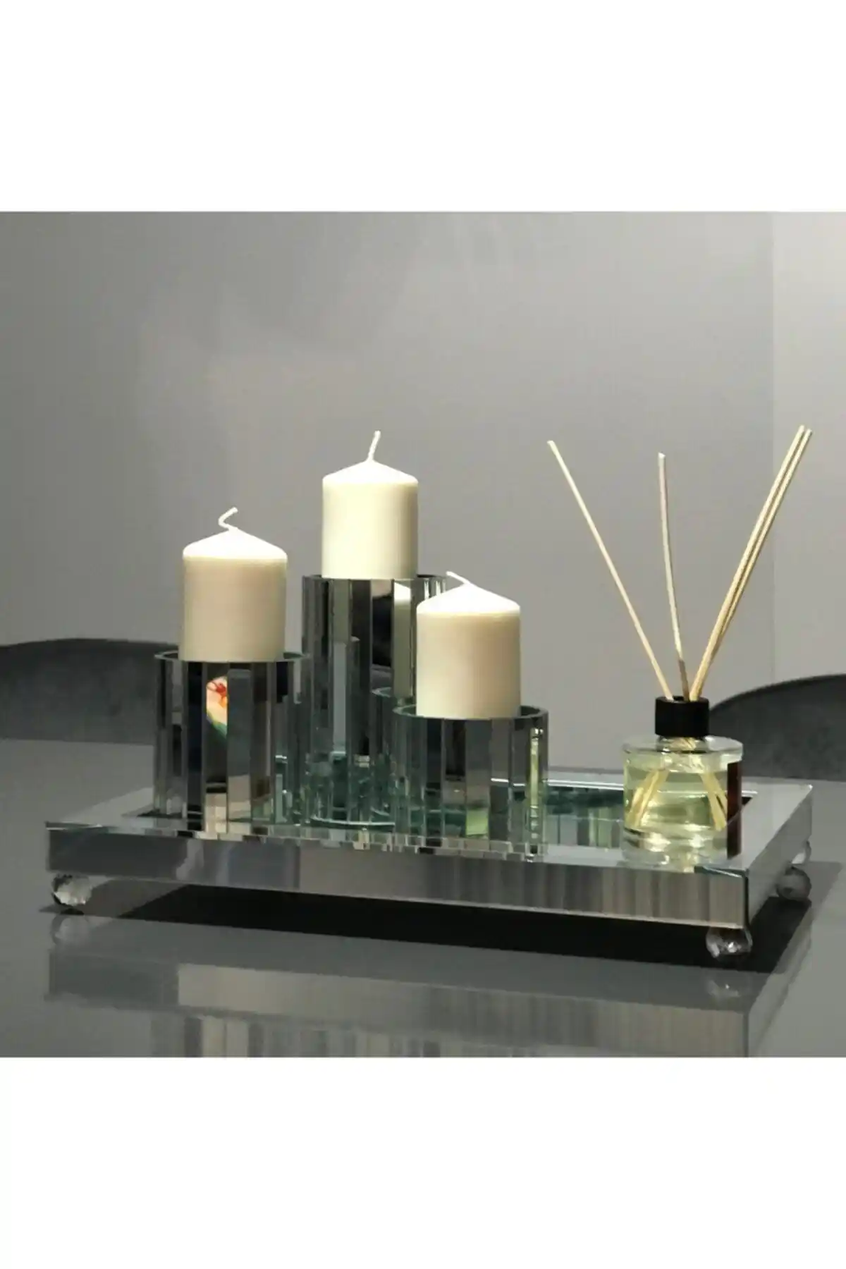 Şıklık ve Fonksiyonellik Arayanlar İçin HOMİLA Beyaz Aynalı Tepsi 26x36cm