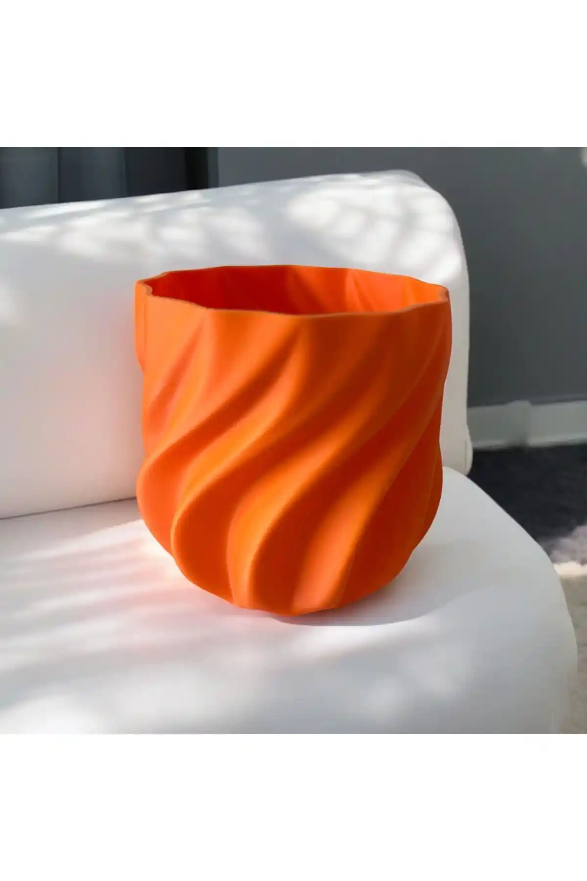 ZESE COLLECTION Turuncu Vazo: Modern Tasarımı ve Kullanıcı Dostu Özellikleriyle