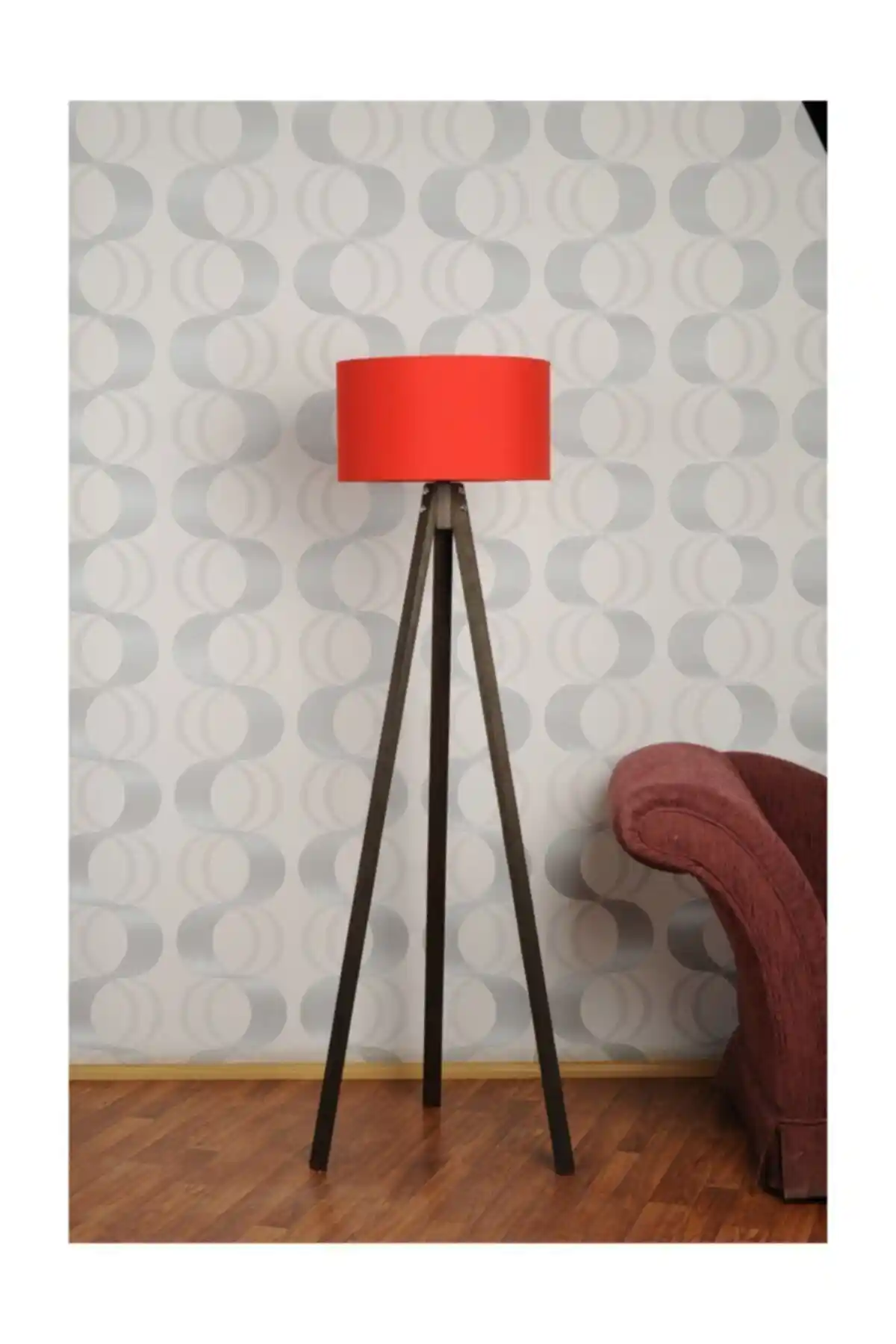 Homedit 3 Ayaklı Tripod Lambader ile Modern Aydınlatma ve Şıklığın Birleşimi