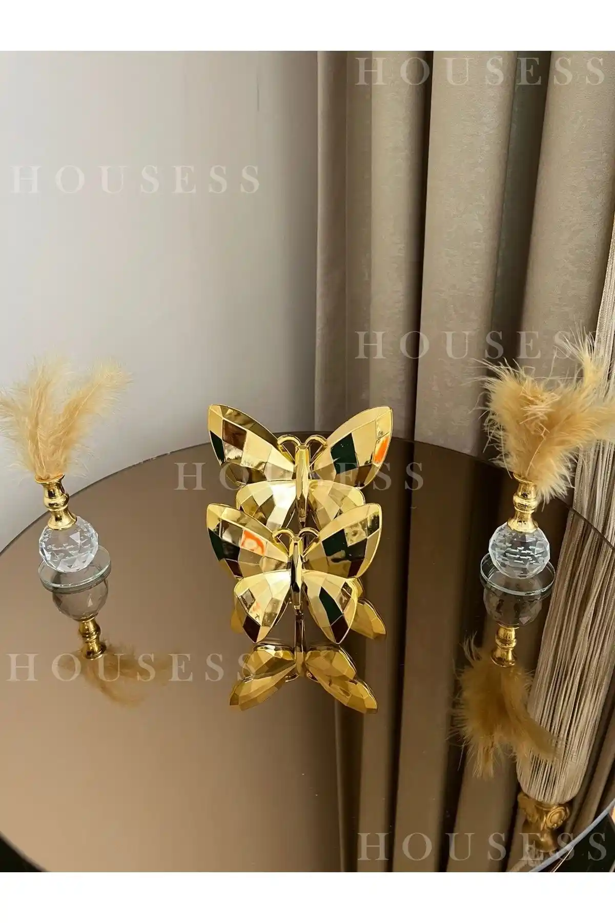 Housess Gold Kelebek ve Tüylük Biblo Süs Seti ile Modern Dekorasyon
