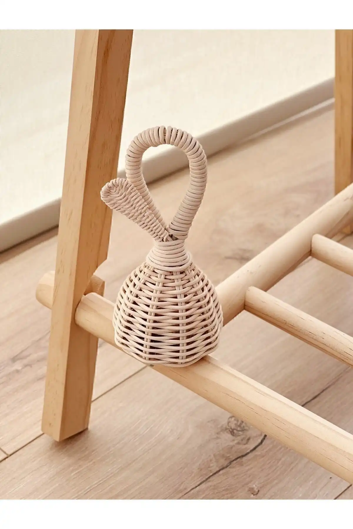 Jr Bunnies Rattan Bambu Çıngırak: Modern, Estetik ve Güvenli Çocuk Oyuncağı