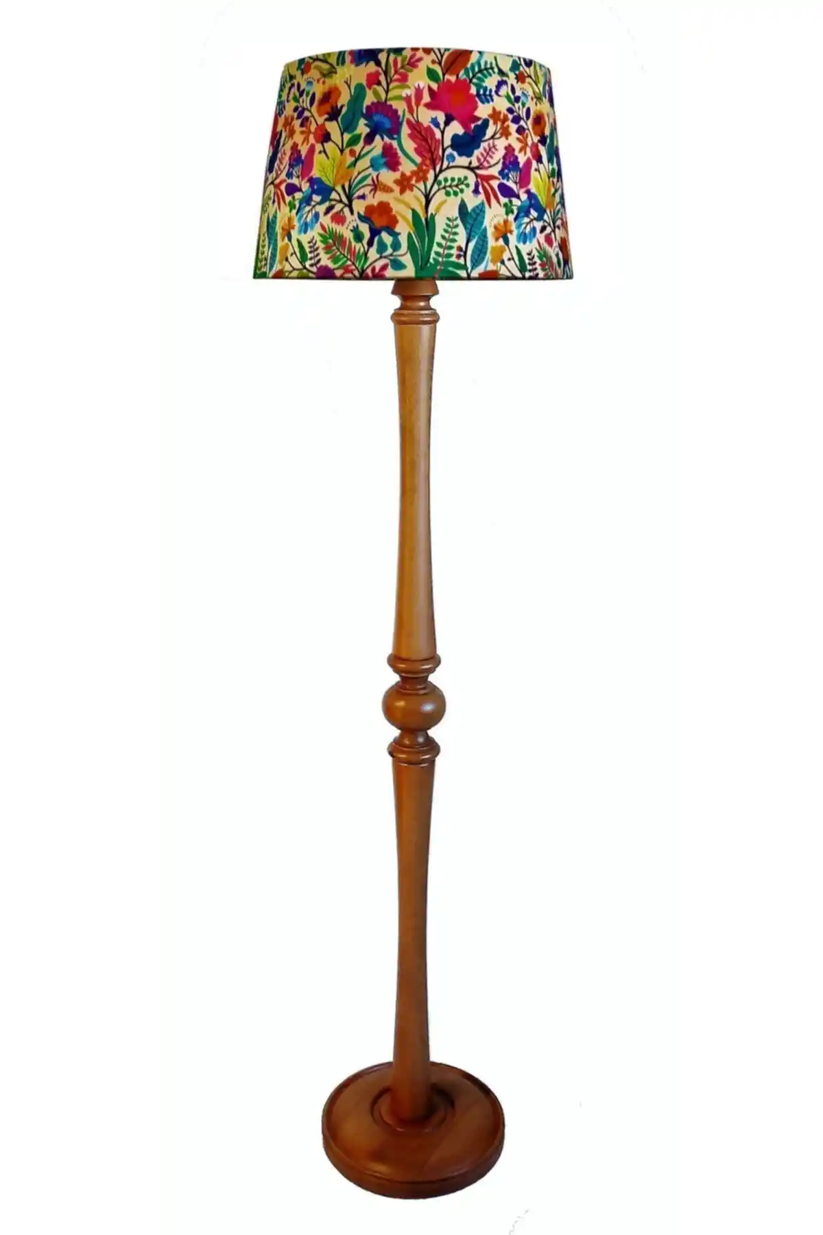 Lambada Torna Ayaklı El Yapımı Masif Lambader: Zarif Aydınlatma Çözümü