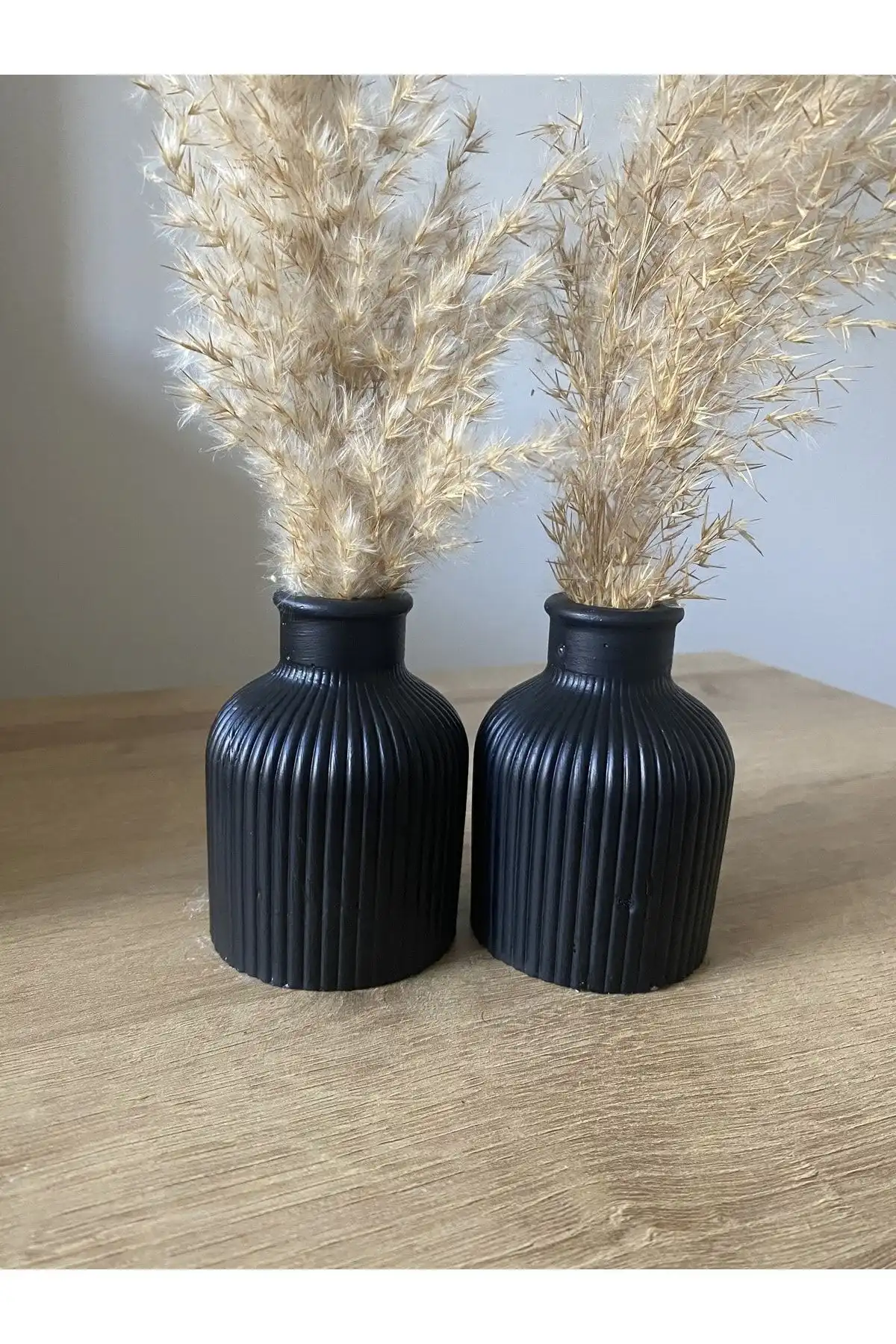 Pampas Vazosu ile Modern Ev Dekorasyonuna Estetik Bir Dokunuş Yapın