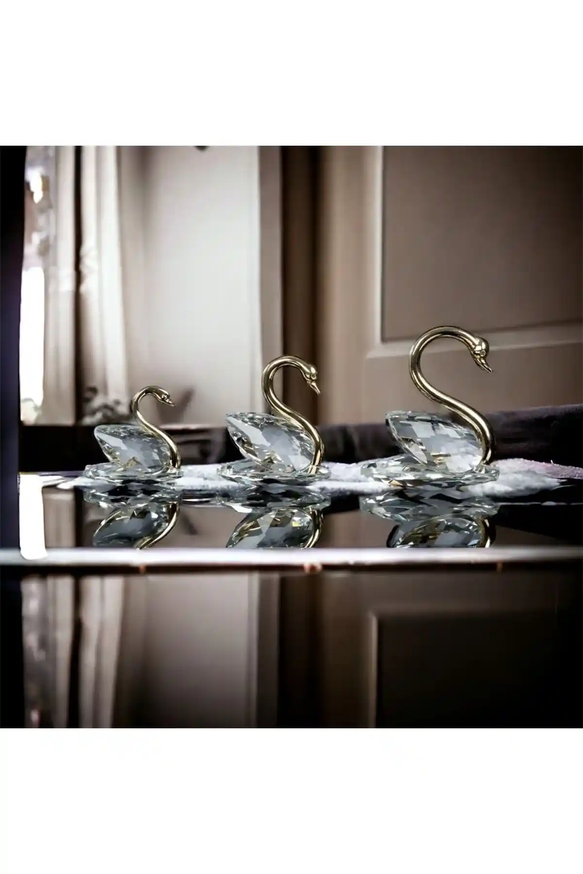 THK STORE 3'lü Metal Boyunlu Cam Kuğu Seti: Zarif ve Modern Bir Dekorasyon Seçeneği