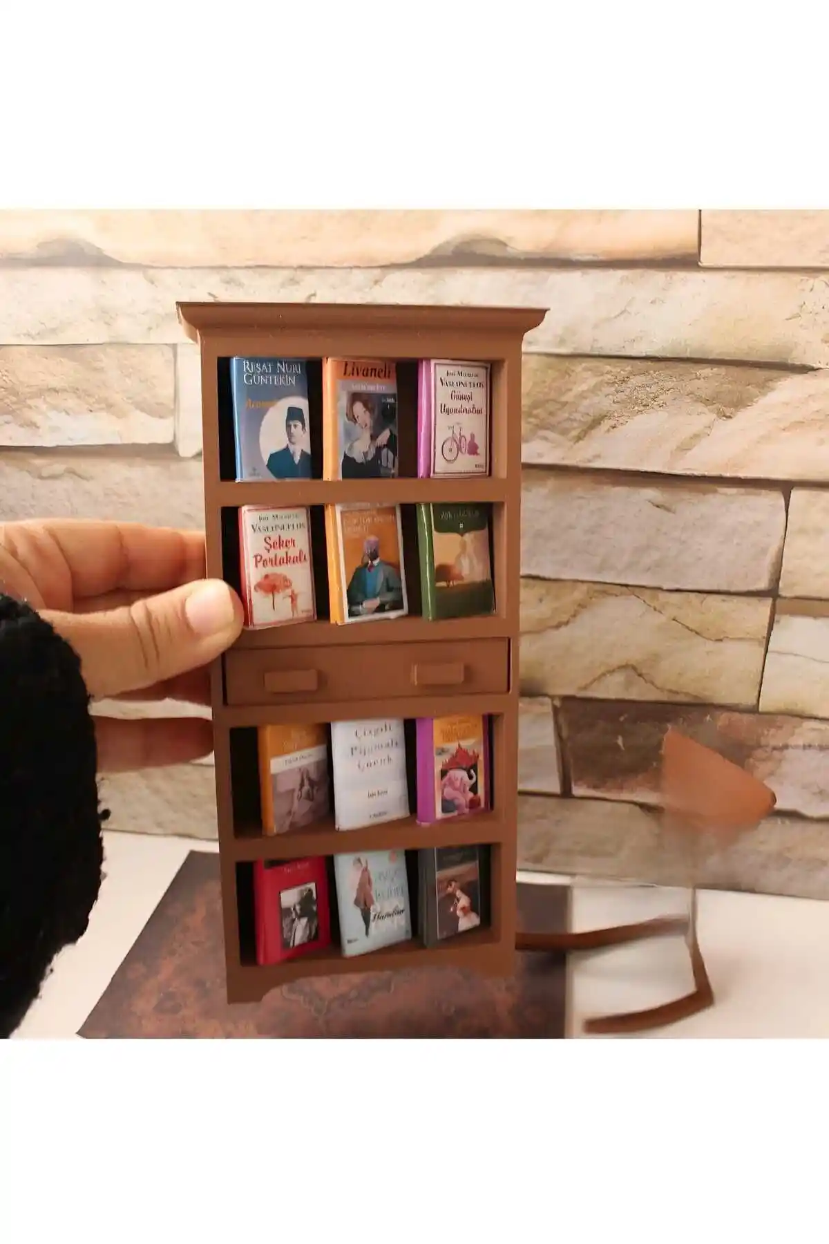TRENDİN YOLU Minyatür Kahverengi Kitaplık ile Estetik ve Fonksiyonellik