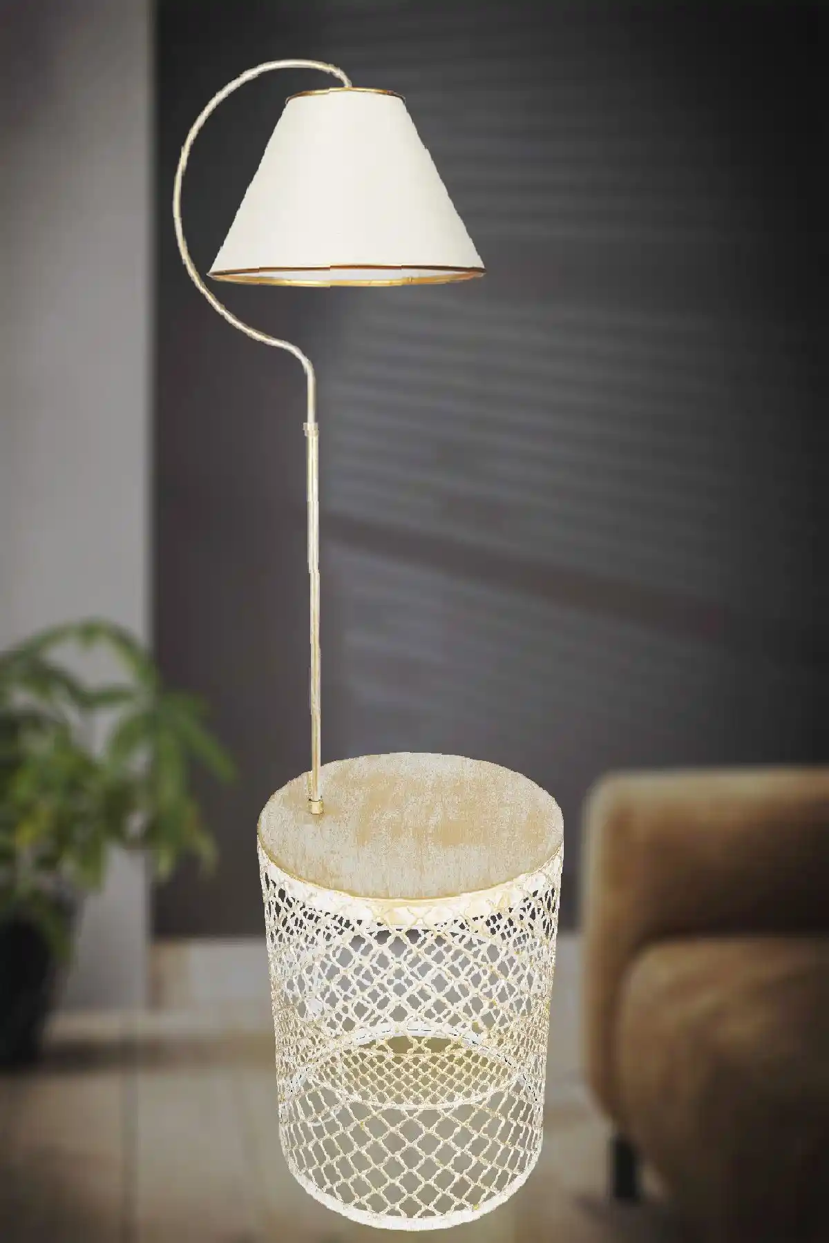 Venon Aydınlatma Lambader: Şıklığın ve Fonksiyonelliğin Bir Araya Geldiği Tasarım