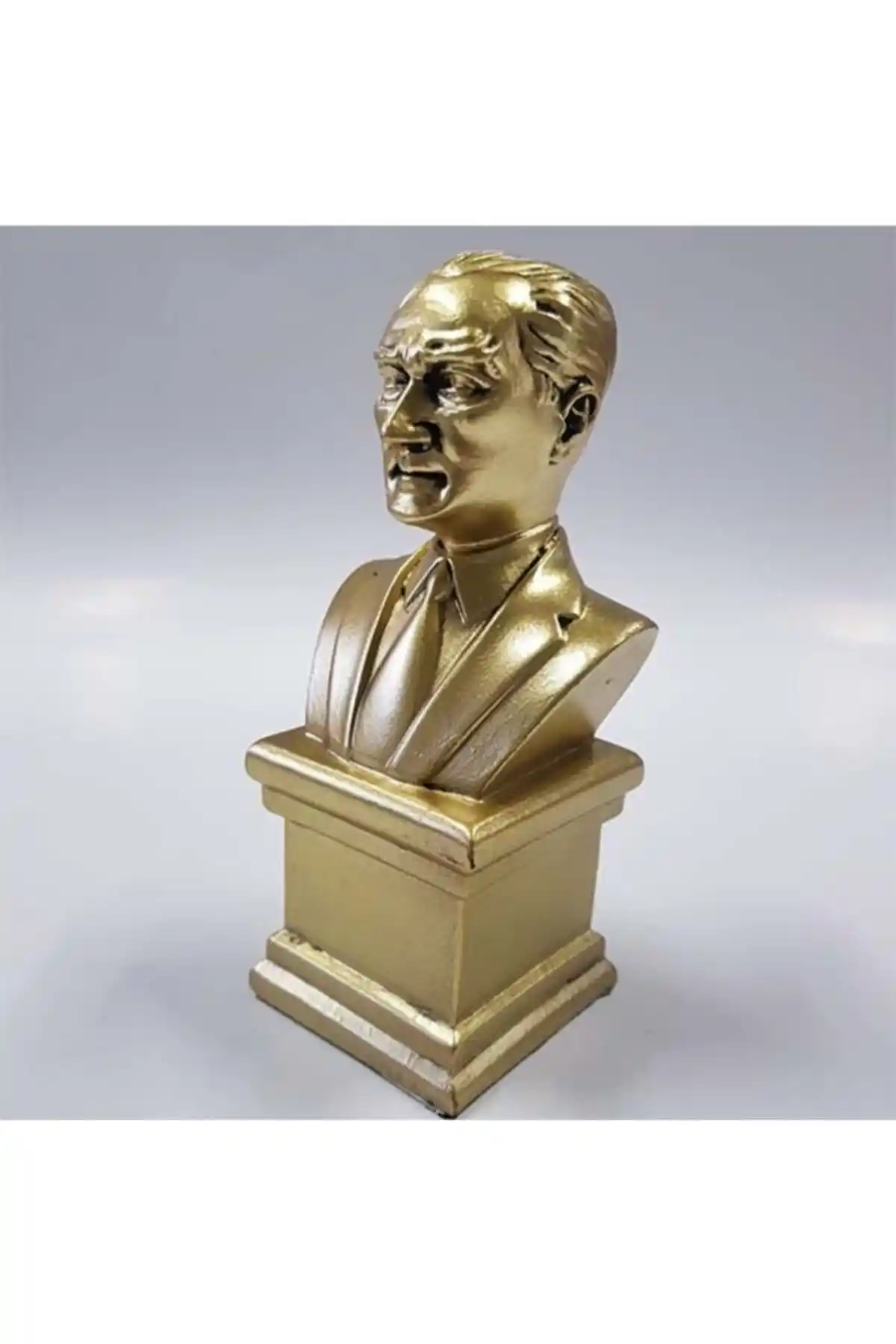 Altın Atatürk Büst Biblosu: Kaliteli ve Anlamlı Bir Hediye Seçeneği