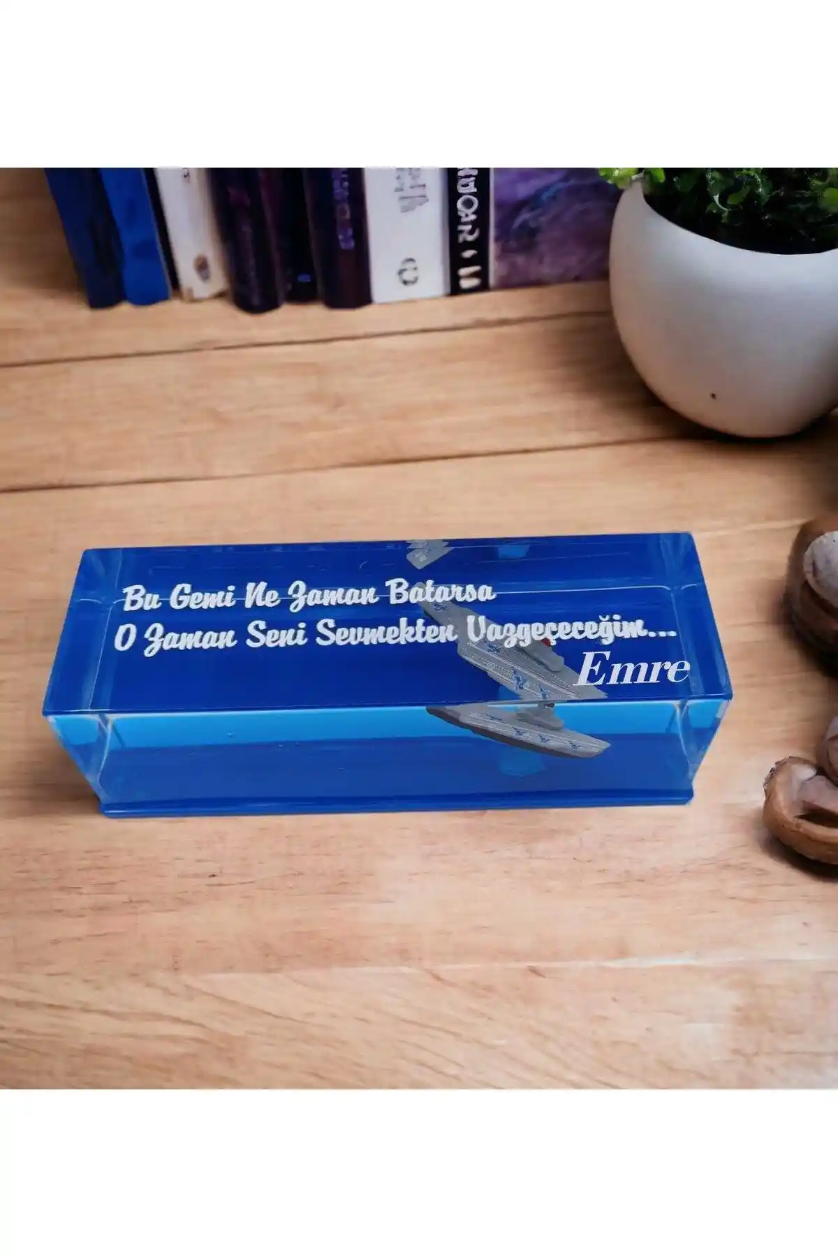 Batmayan Aşk Gemisi: Romantizmin Sembolü Olarak Eşsiz Bir Aksesuar