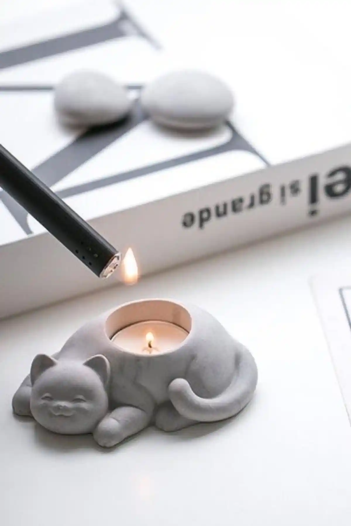 Beton Kedi Mumluk: Modern Ev Dekorasyonunuz İçin Şık Bir Seçim ve Kullanım Özellikleri