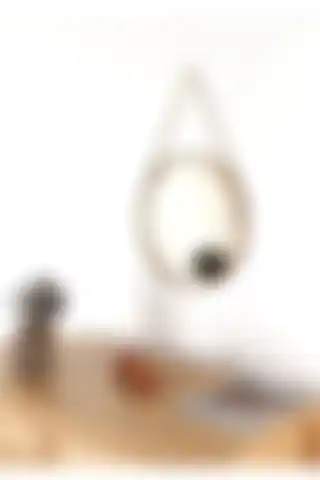 Capella Ayna: Fonksiyonel ve Şık Bir Dekorasyon Unsuru