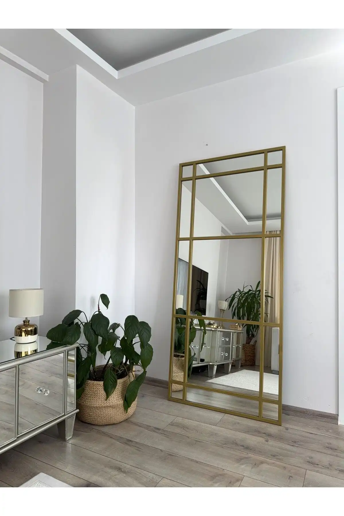 EFFE YAPI DEKOR Gold Metal Çerçeveli Dekor Boy Aynası ile Modern Şıklık
