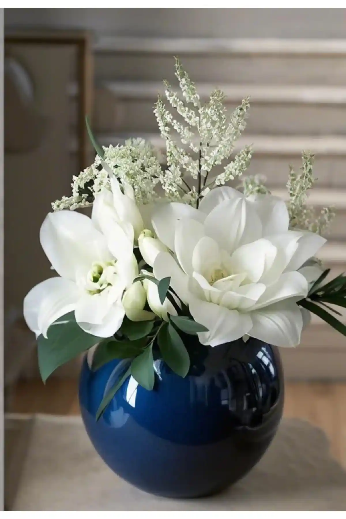 Lui Tasarım Paşabahçe Dekoratif Koyu Mavi Cam Vazo İle Estetik Dokunuş