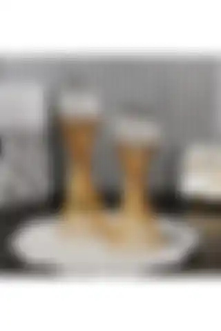 Modern ve Şık Tasarıma Sahip METALAY Altın Burmalı Küre ile Mekanınızı Güzelleştirin