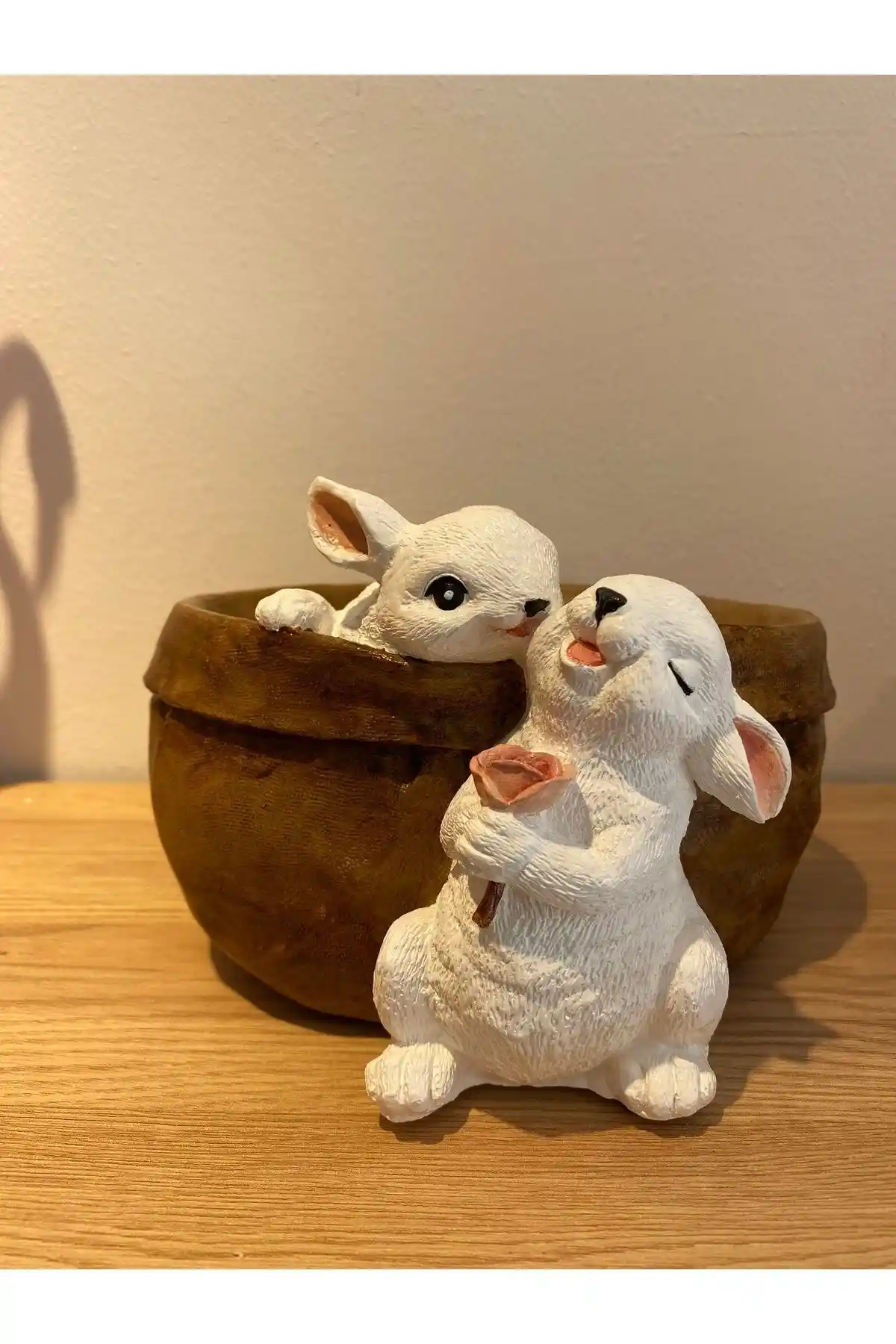 Sevgili Tavşanlar Saksı Çiçekli Biblo İncelemesi: Estetik ve Fonksiyonel Tasarım