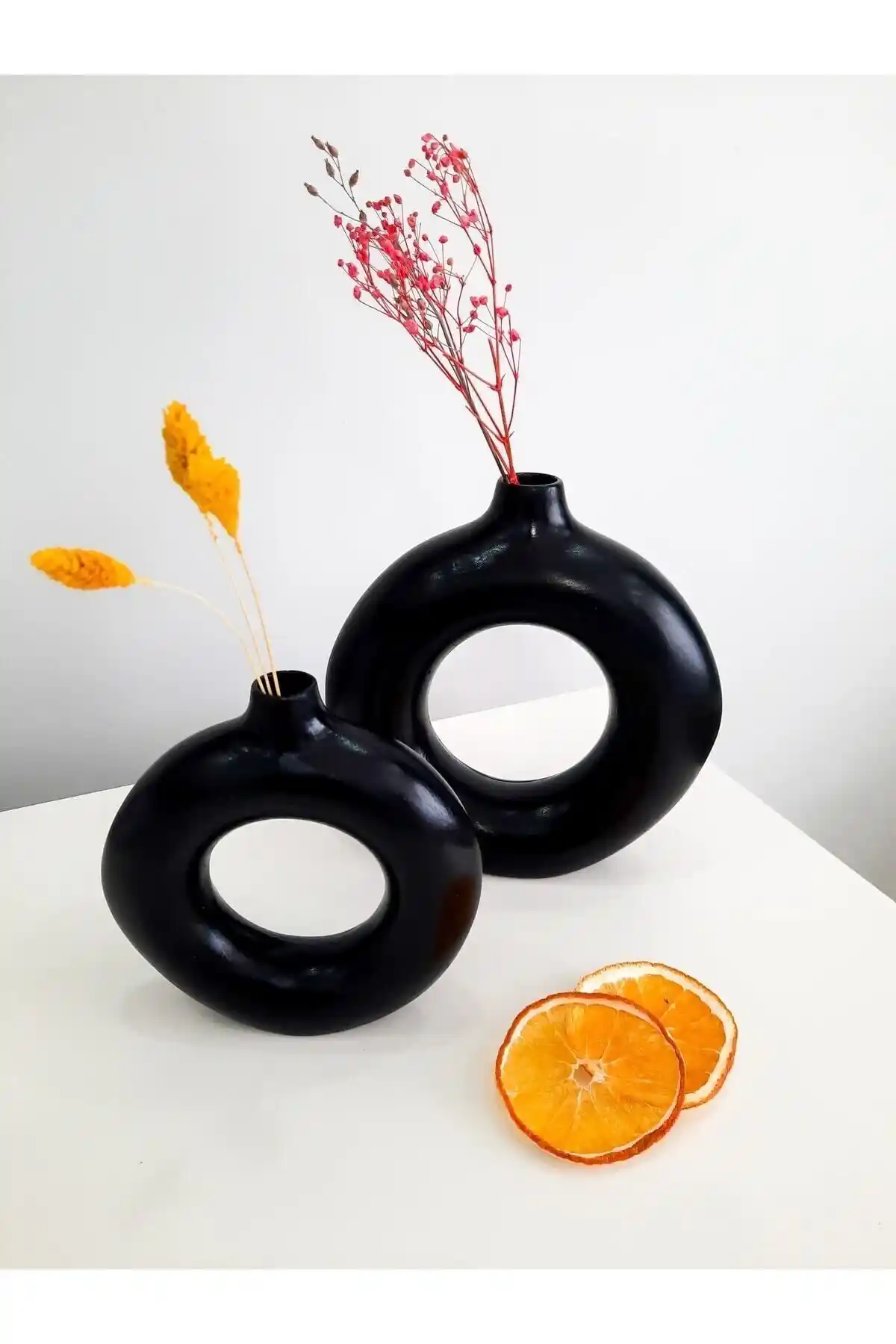 Halka Vazo 2'li Set: Modern ve Şık Tasarımıyla Evinizi Güzelleştirin