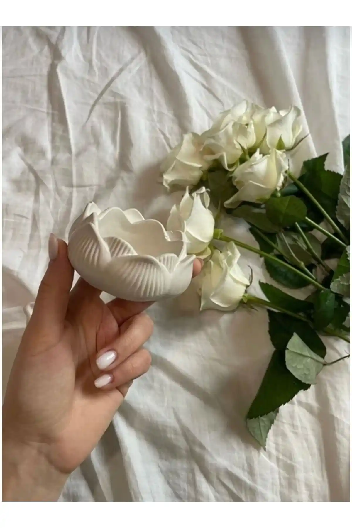 Lotus Şeklinde Dekoratif Mini Takı Tabağı ile Şıklığı ve Fonksiyonelliği Keşfedin