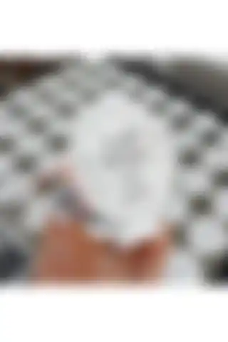 Nar Promosyon Hediyelik Cep Aynası: Şıklık ve Kullanışlılık Bir Arada