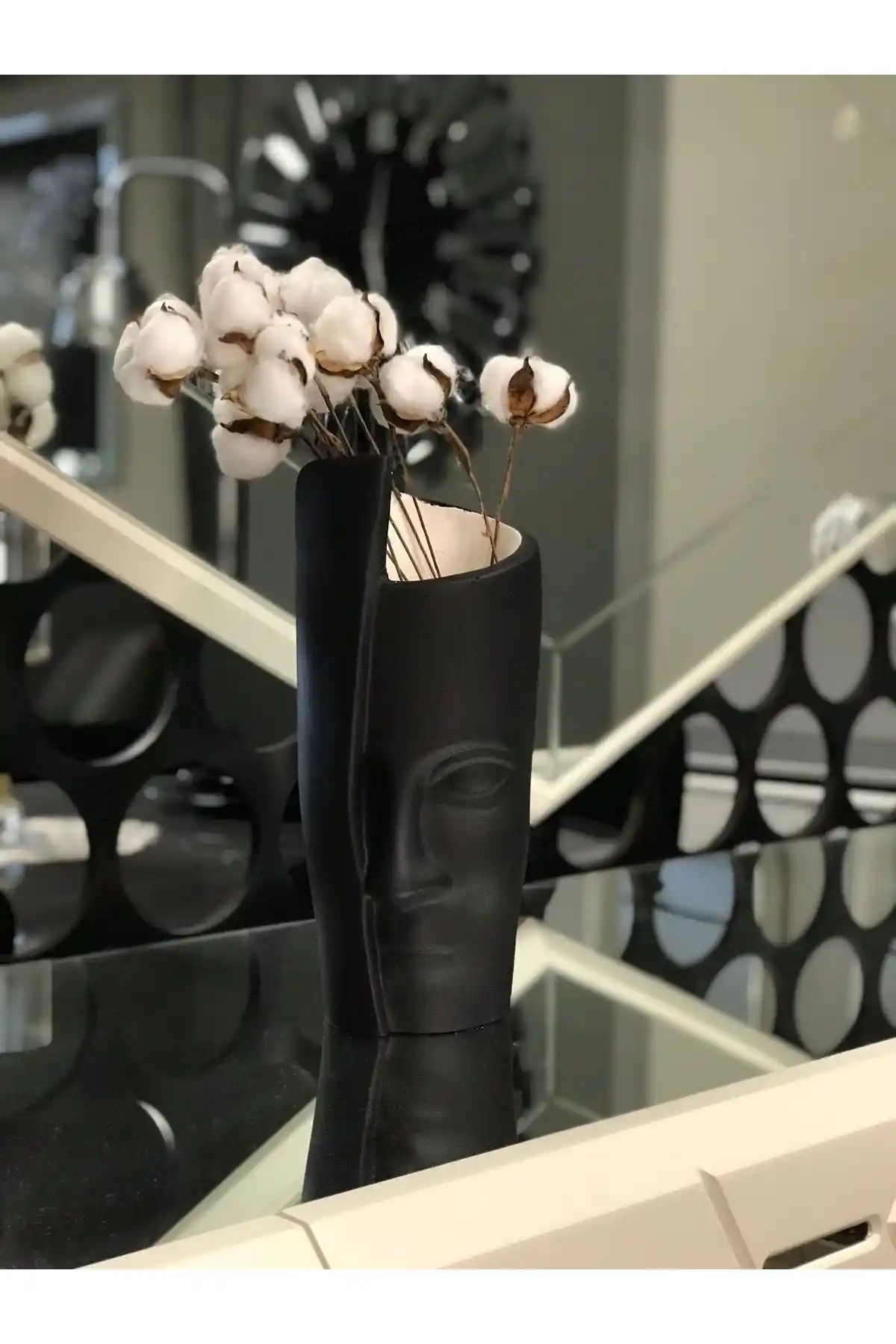 EDDA DSG Tek Yüz Vazo Siyah: Modern ve Estetik Tasarım