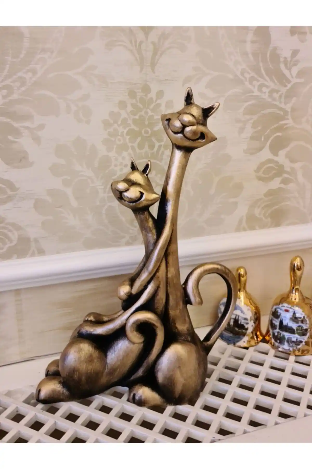 Elsa’nın Tasarım Stüdyosu: Sevgili Kediler Biblo ile Evinizde Estetik Bir Dokunuş